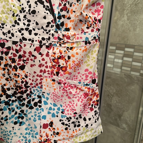 Cherokee nursing scrub top -size small - Picture 3 of 4